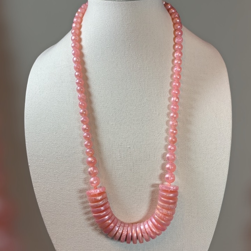 VINTAGE BOHO PINK PEARLED PLASTIC BEADED NECKLACE 30”